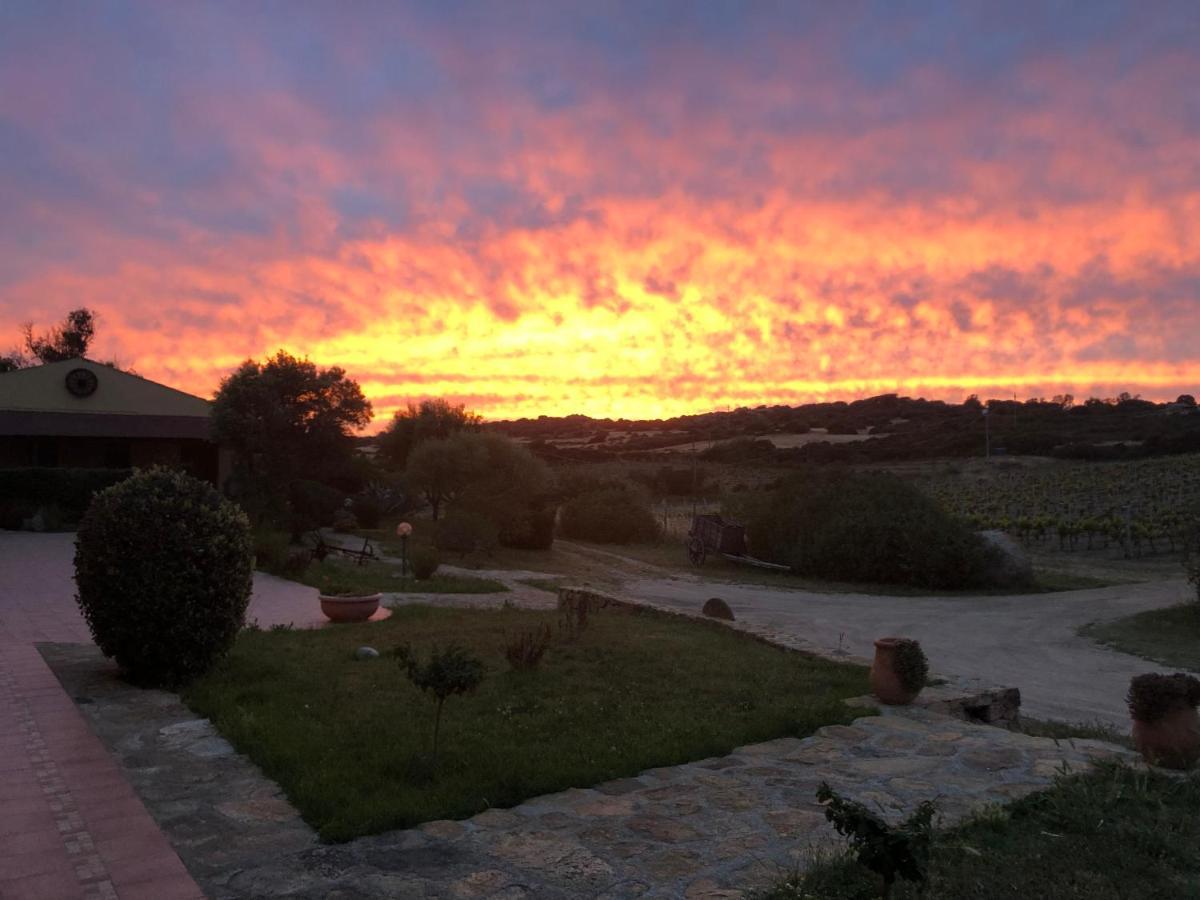 Agriturismo Campesi Casale Tra Le Vigne أغلينتو المظهر الخارجي الصورة